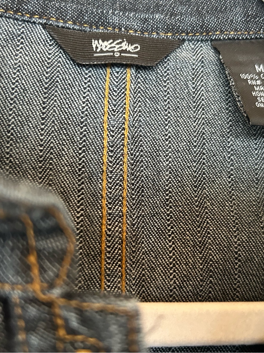 Mossimo Dark Indigo Denim Jacket with Four Pockets and a Button Front. Size M - Picture 5 of 6